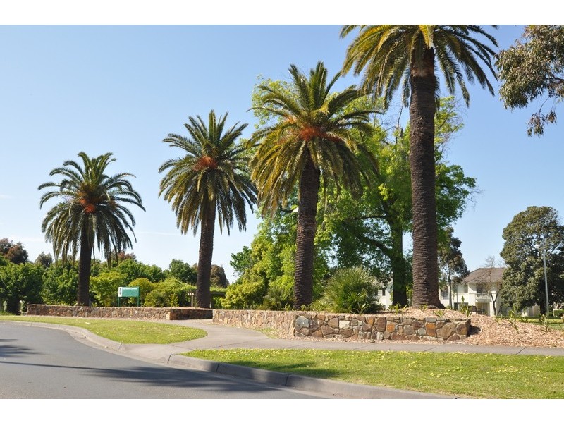 6 Carnoustie Parade, Heatherton VIC 3202