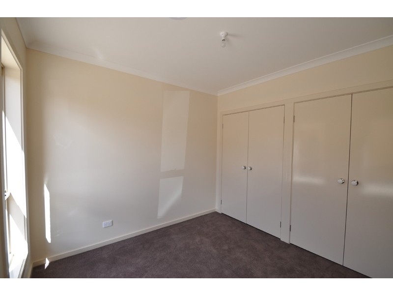 4  Black Knight Way, Melton South VIC 3338