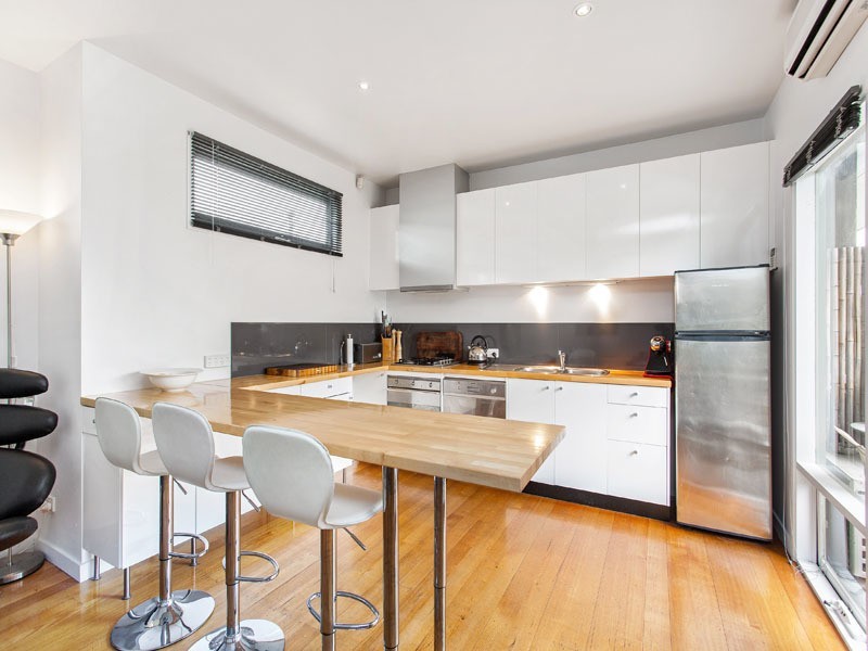 2/23 Foster Street, St Kilda VIC 3182