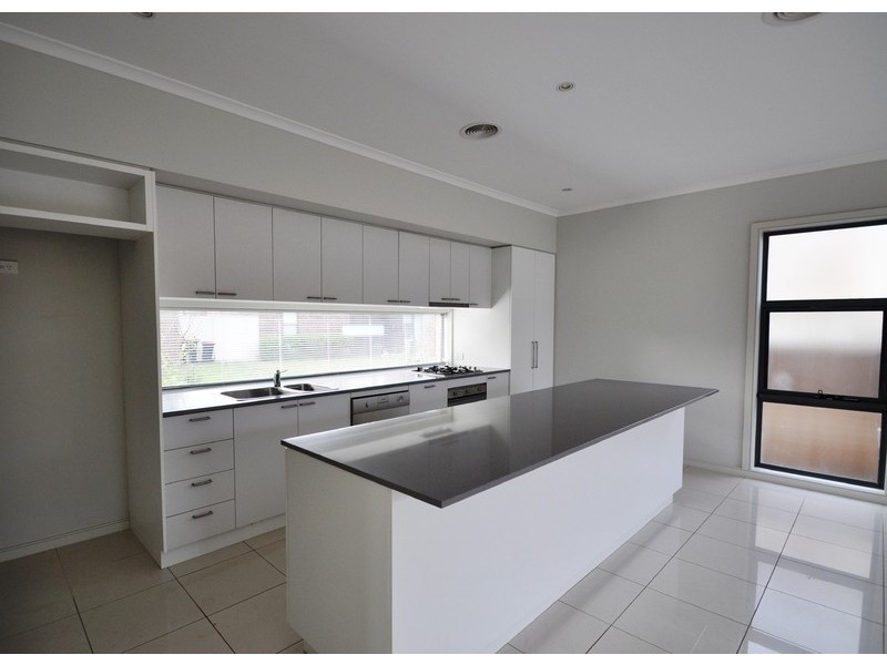 11 San Lorenzo Court, Heatherton VIC 3202