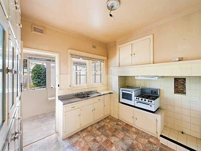 5 Boronia Street, Pascoe Vale South VIC 3044