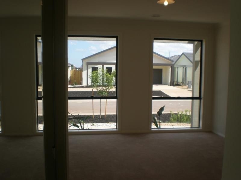 41 Belleville Close, Burnside Heights VIC 3023