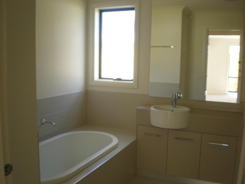 41 Belleville Close, Burnside Heights VIC 3023