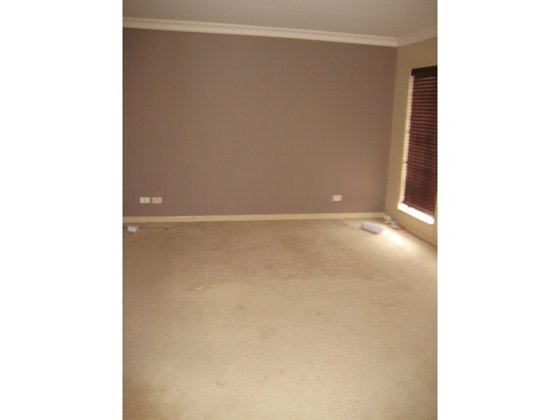 2 Berwick Cranbourne Road, Cranbourne East VIC 3977