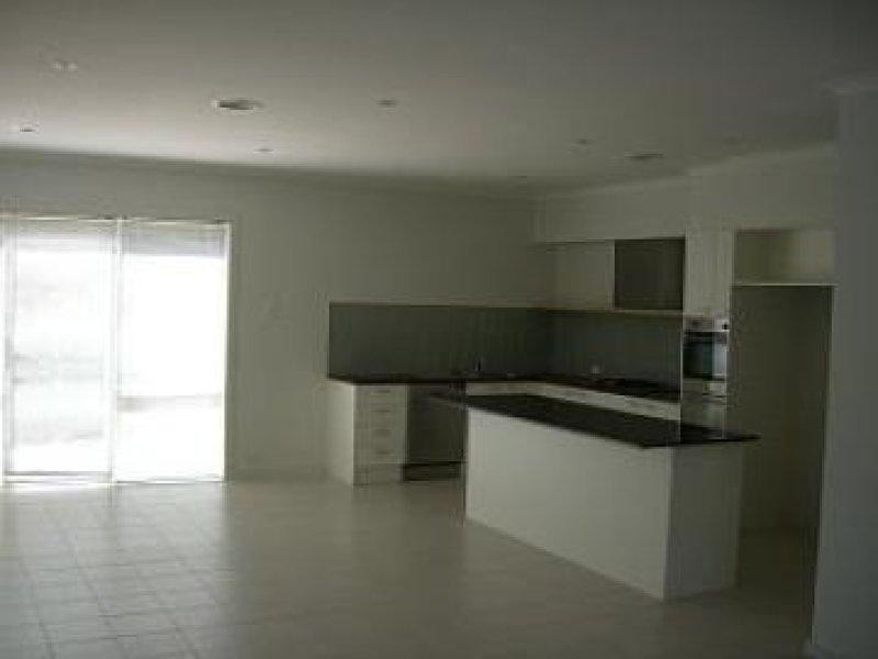 11 St Andrews Drive, Heatherton VIC 3202