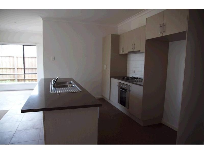 1/13 San Sebastian Drive, Point Cook VIC 3030