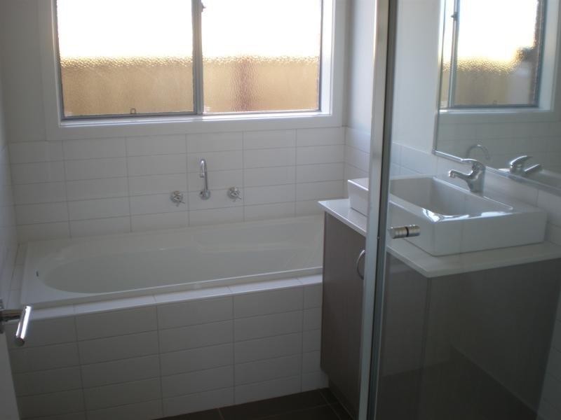 1/15 San Sebastian Drive, Point Cook VIC 3030