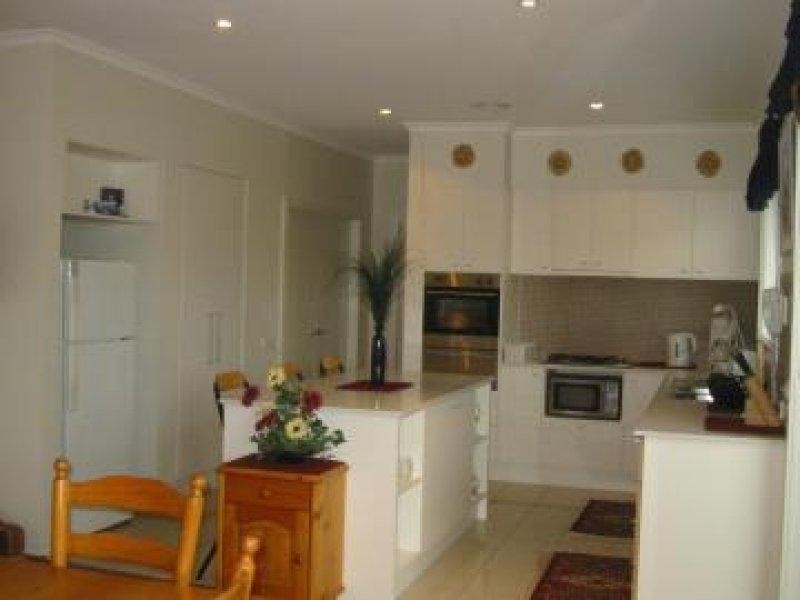 5 Royal Troon Avenue, Heatherton VIC 3202