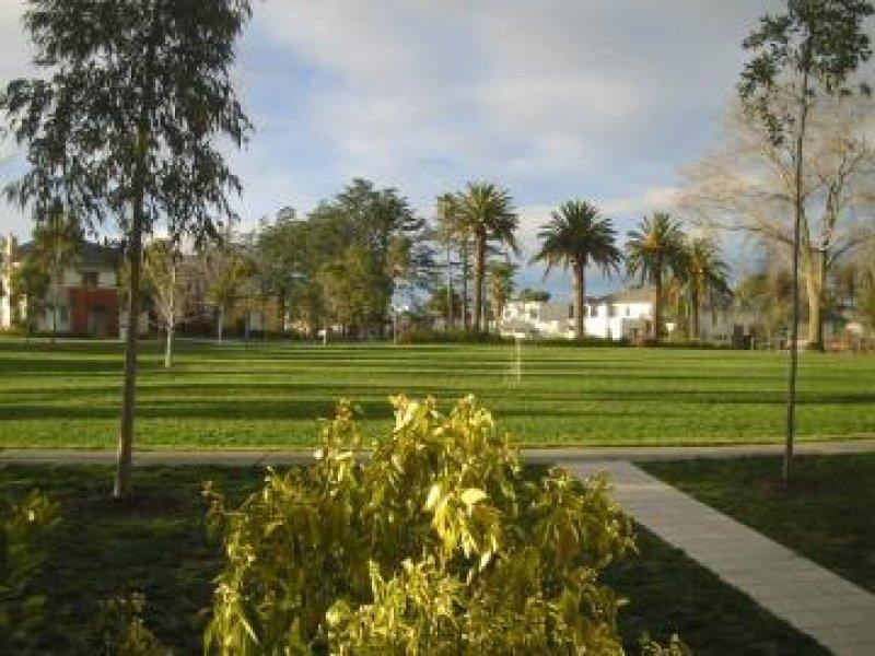 5 Royal Troon Avenue, Heatherton VIC 3202