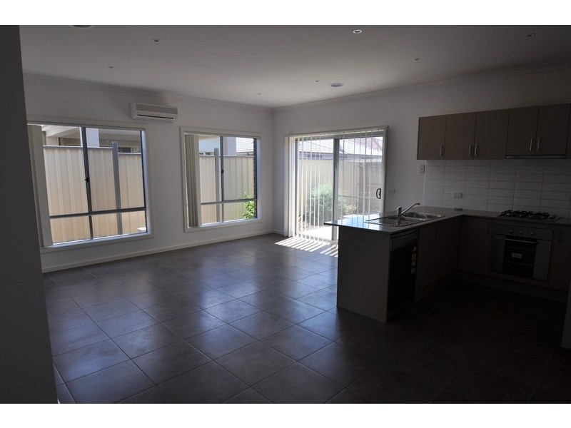 7 Bilbao Way, Point Cook VIC 3030