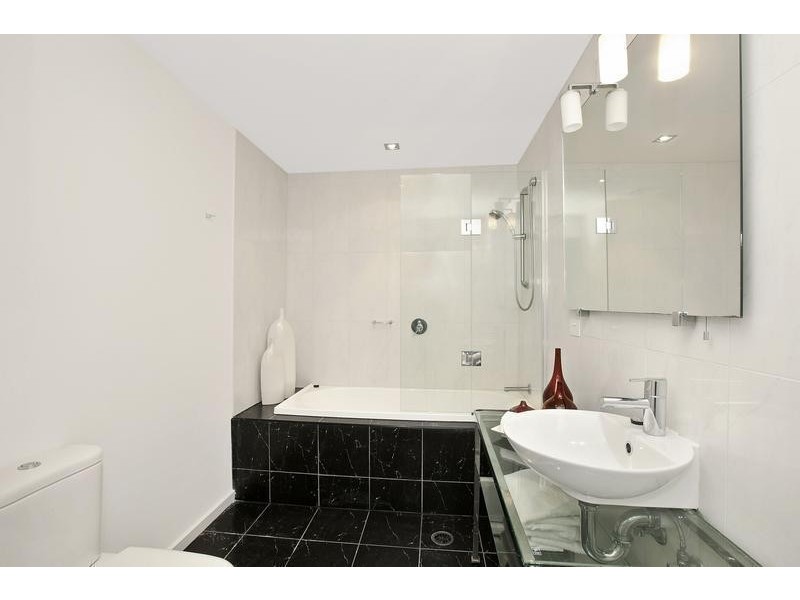 1702/68 La Trobe Street, Melbourne VIC 3000