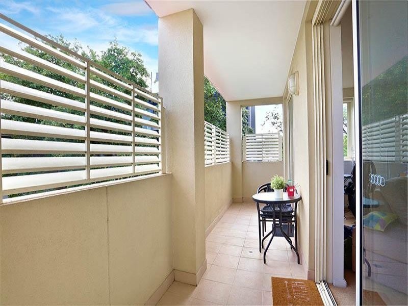 9/45 Marine Parade, St Kilda VIC 3182