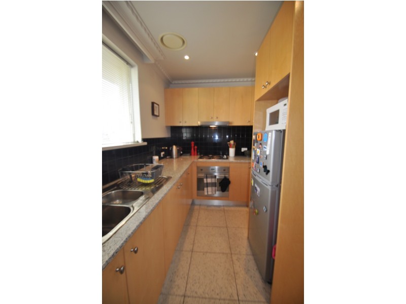 4/35 Henkel Street, Brunswick VIC 3056