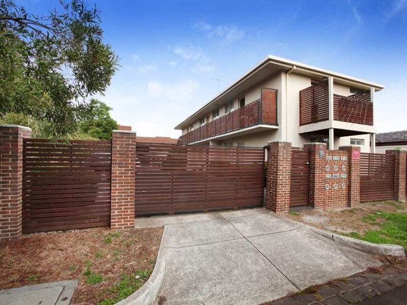 4/35 Henkel Street, Brunswick VIC 3056