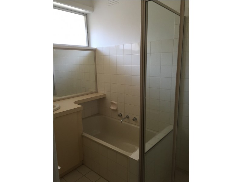 26 Leopold Crescent, Mont Albert VIC 3127