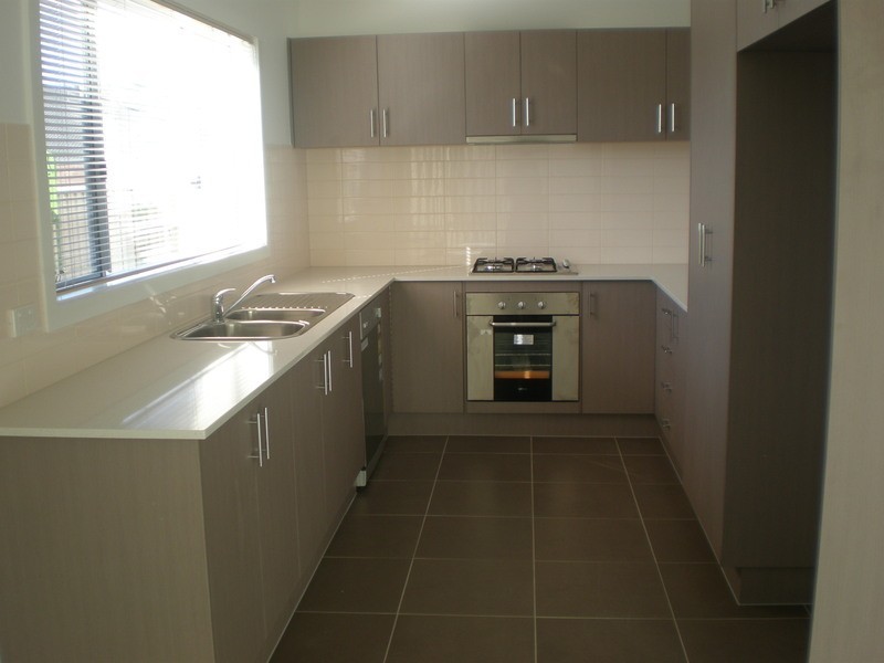 23 Tenerrife Crescent, Point Cook VIC 3030