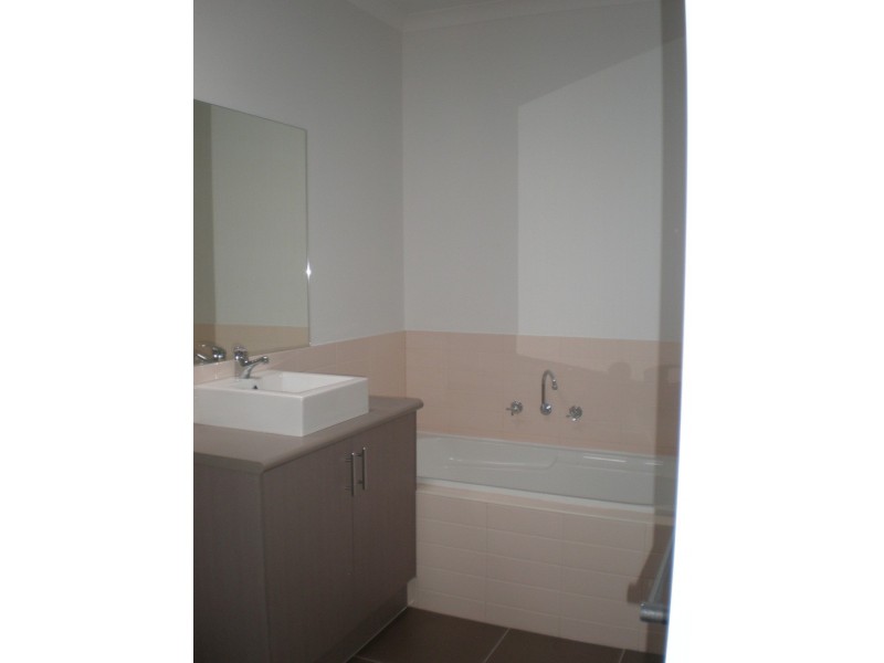 23 Tenerrife Crescent, Point Cook VIC 3030