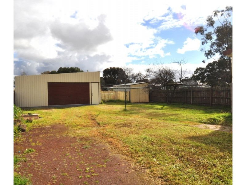 215 Station Road, Melton South VIC 3338