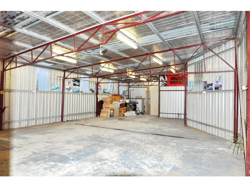 215 Station Road, Melton South VIC 3338