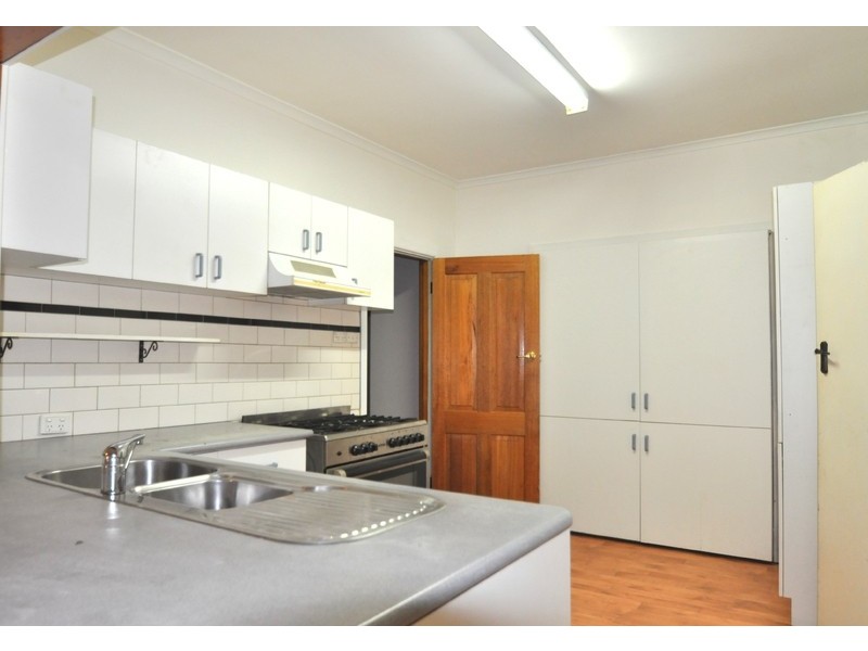 215 Station Road, Melton South VIC 3338