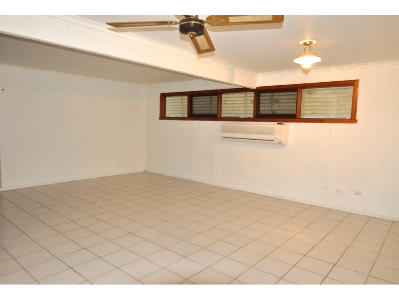 215 Station Road, Melton South VIC 3338