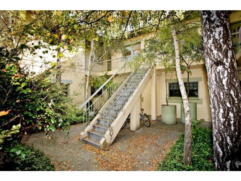 5/6 West Beach Road, St Kilda VIC 3182