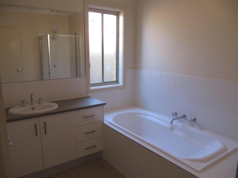 4 Black Night Way, Kurunjang VIC 3337