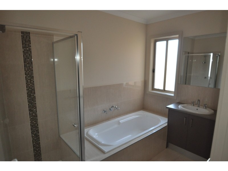 4 Black Knight Way, Kurunjang VIC 3337