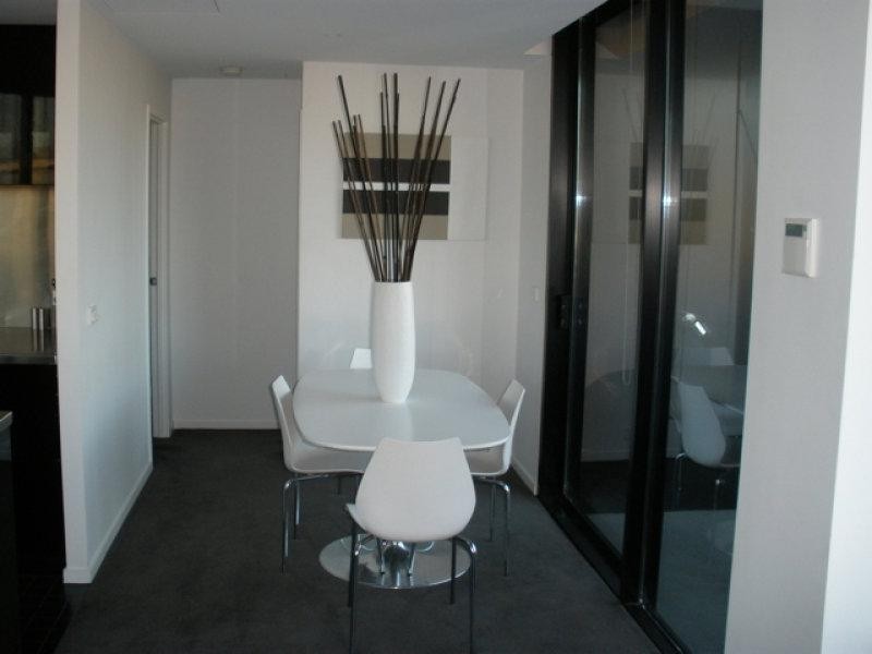 8 Waterview Walk, Docklands VIC 3008