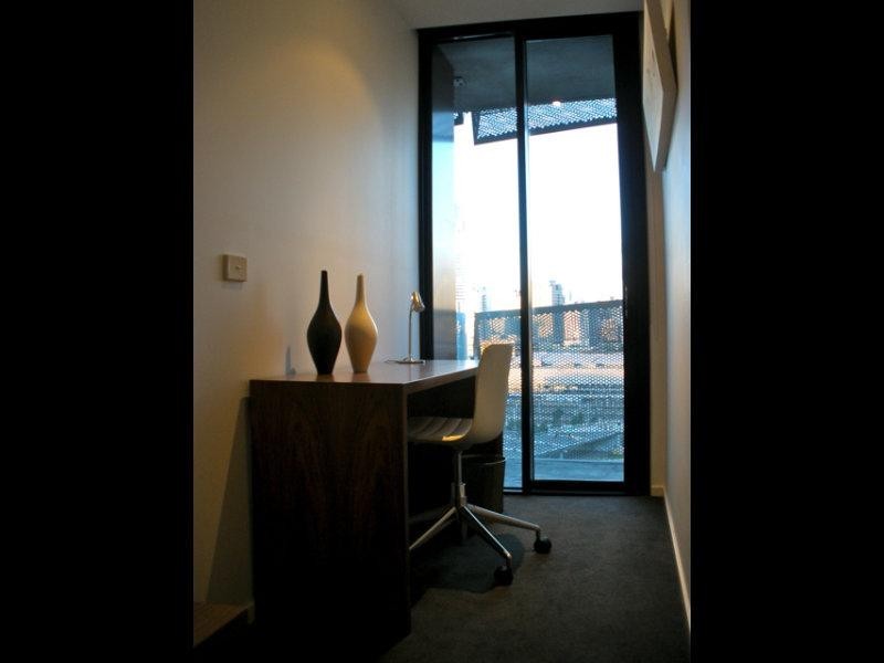 8 Waterview Walk, Docklands VIC 3008