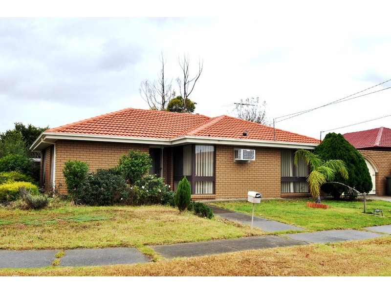 16 Tarlee Drive, Albanvale VIC 3021