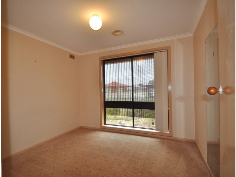 16 Tarlee Drive, Albanvale VIC 3021