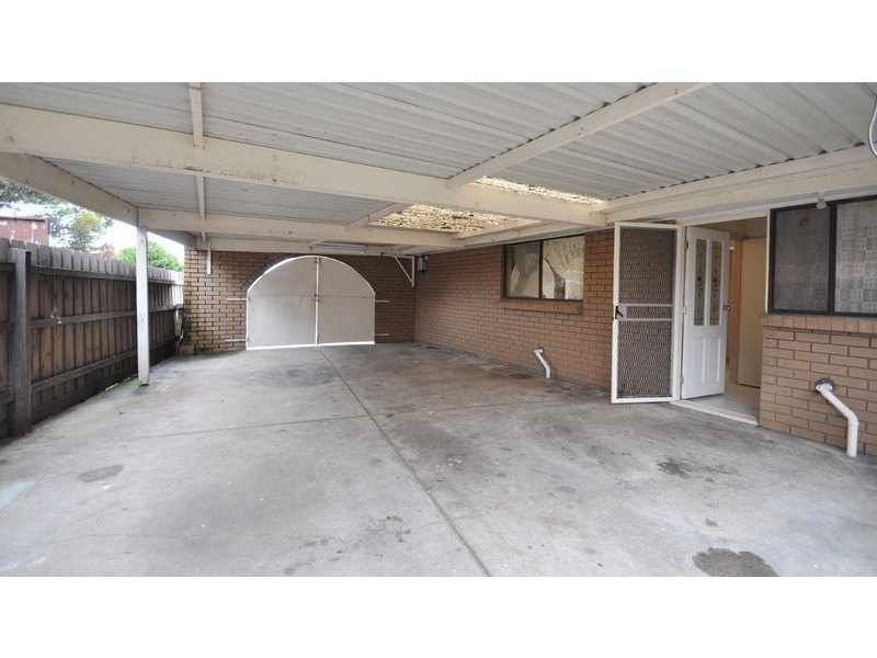 16 Tarlee Drive, Albanvale VIC 3021