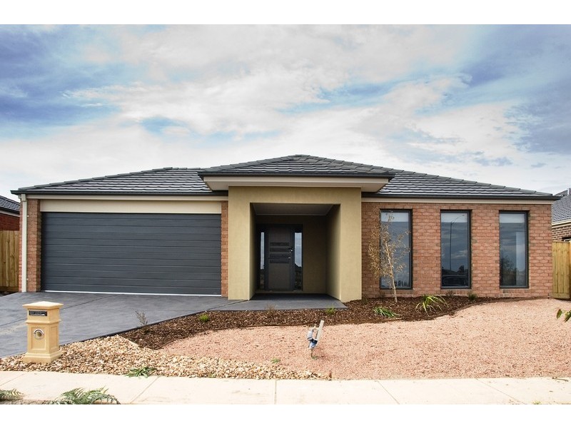 10 Latrobe Street, Cranbourne VIC 3977