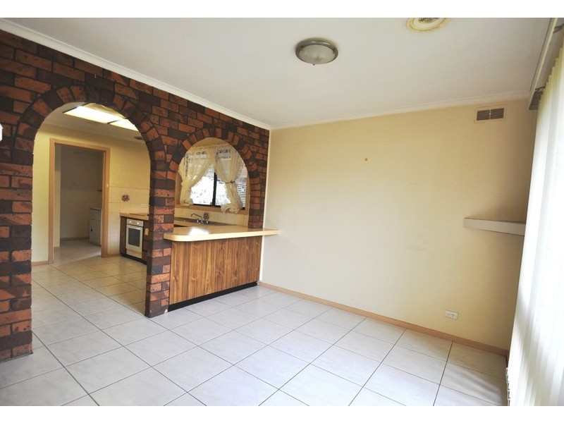 16 Tarlee Drive, Albanvale VIC 3021