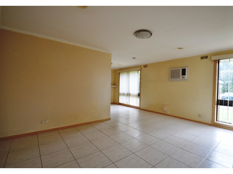 16 Tarlee Drive, Albanvale VIC 3021