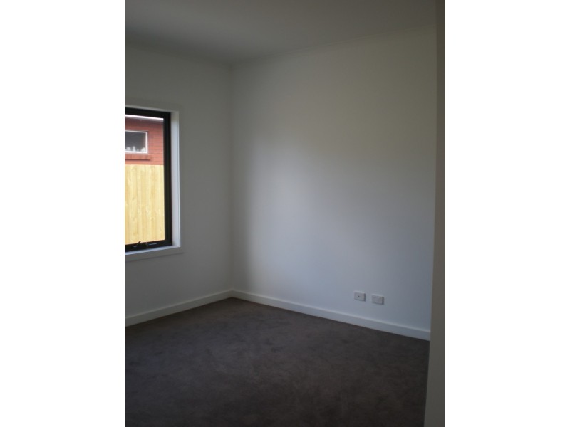 15 Edgar Street, Kingsville VIC 3012