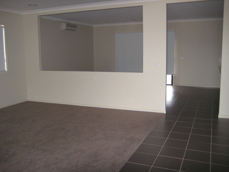 11 Taunton Grove, Derrimut VIC 3030