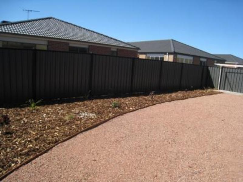 11 Taunton Grove, Derrimut VIC 3030