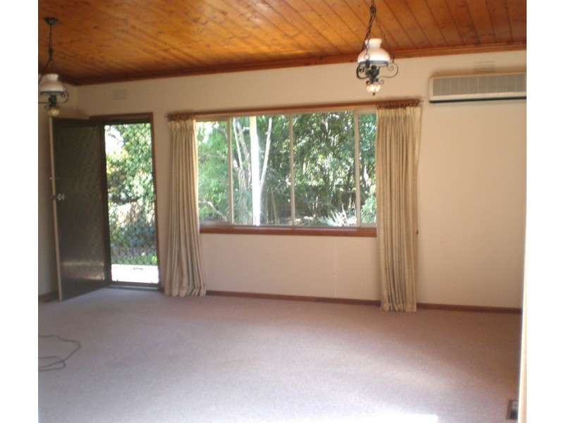 31 Valley Road, Mount Waverley VIC 3149