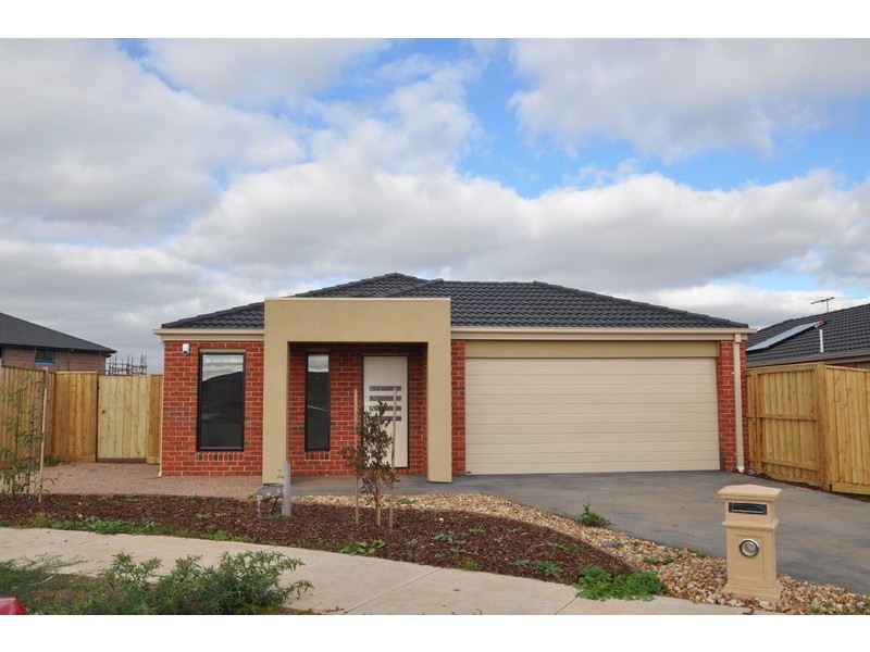 11 Cherry Close, Melton VIC 3337