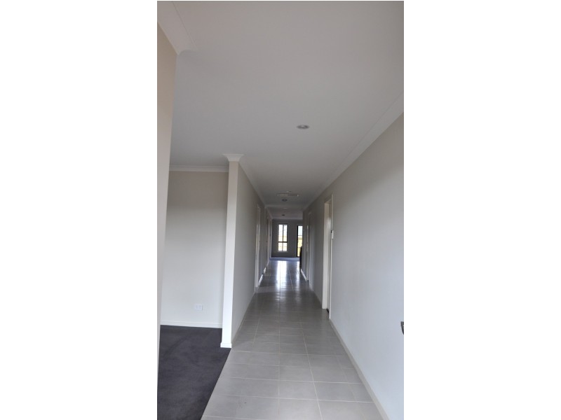 11 Cherry Close, Melton VIC 3337