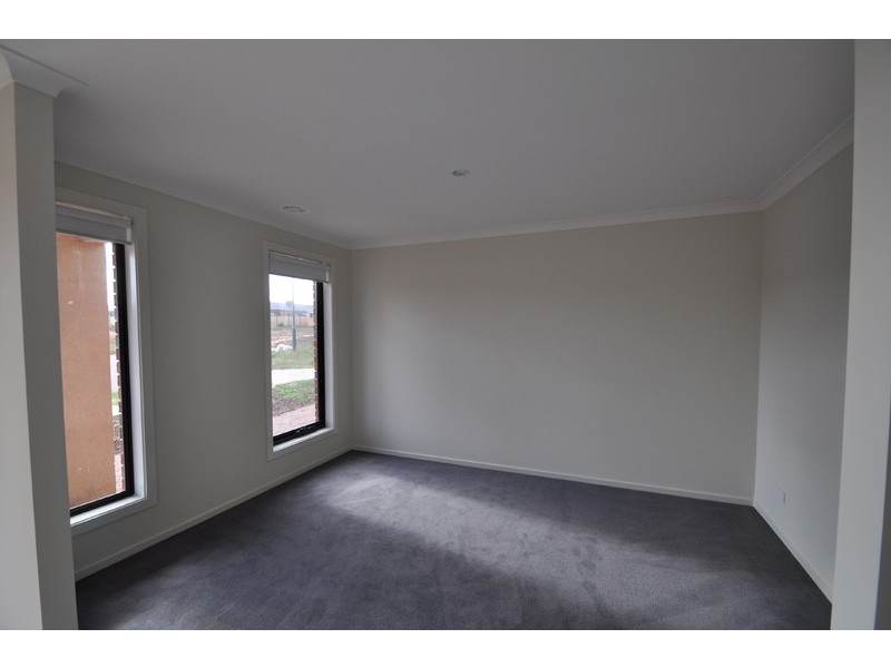 11 Cherry Close, Melton VIC 3337