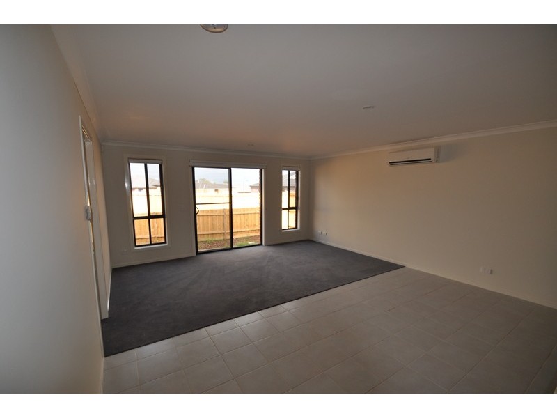 11 Cherry Close, Melton VIC 3337