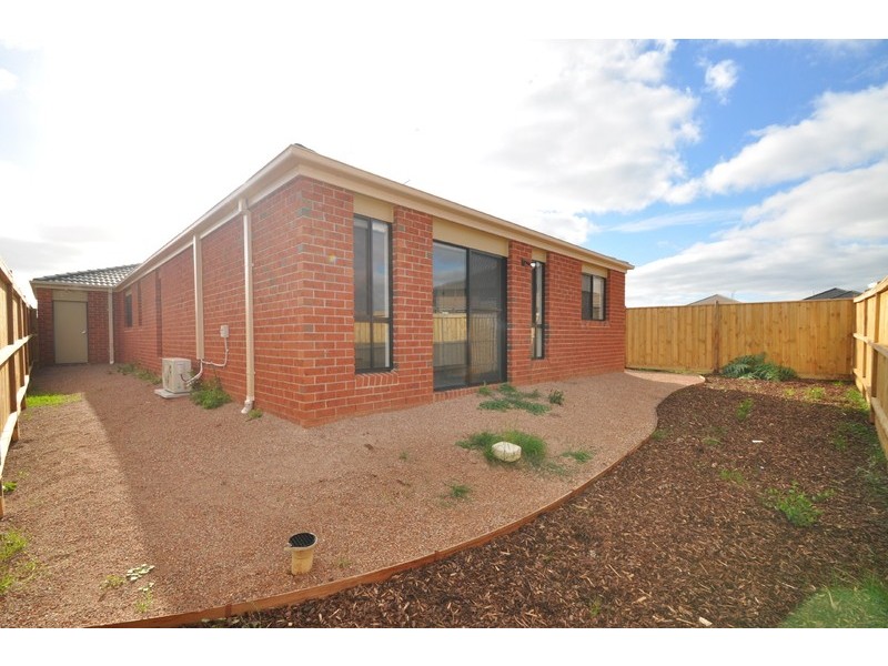 11 Cherry Close, Melton VIC 3337