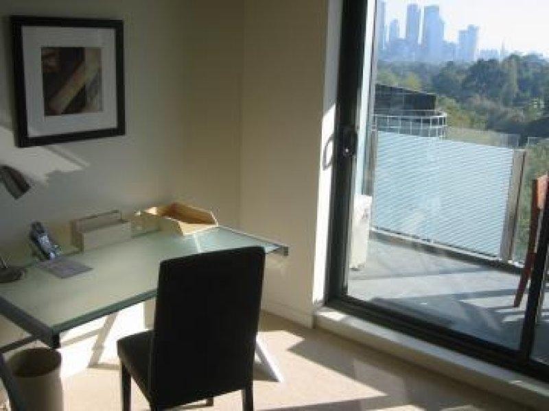 1004/2 Albert Road, South Melbourne VIC 3205