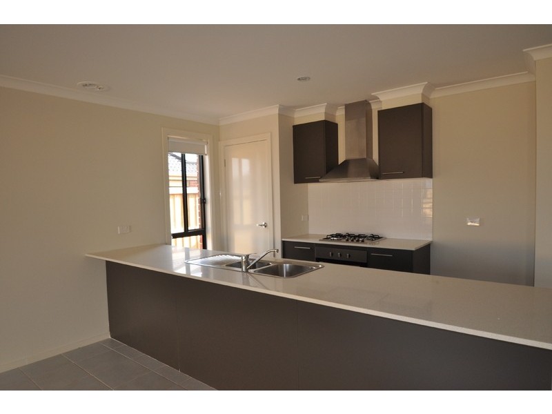 11 Cherry Close, Melton West VIC 3337