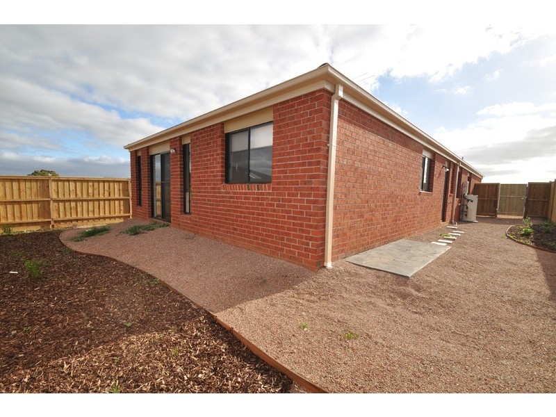 11 Cherry Close, Melton West VIC 3337