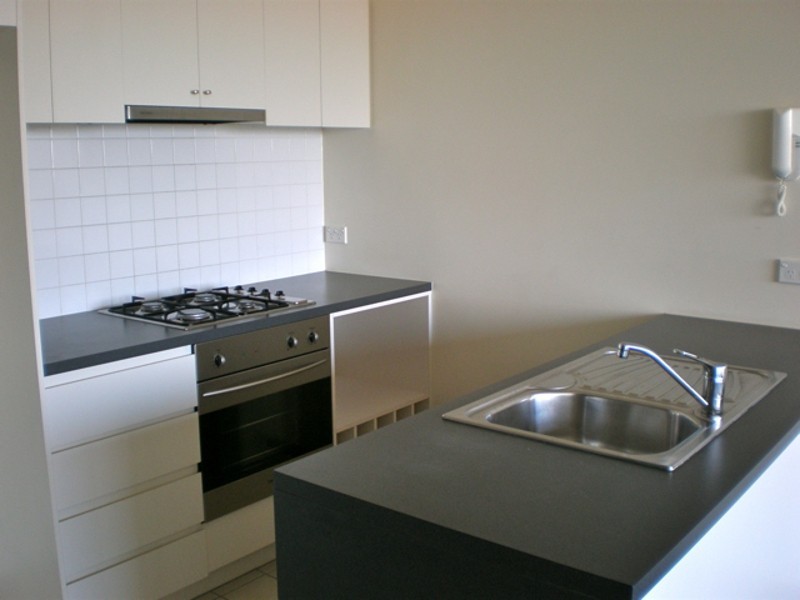 B303/70 Speakmen Street, Kensington VIC 3031