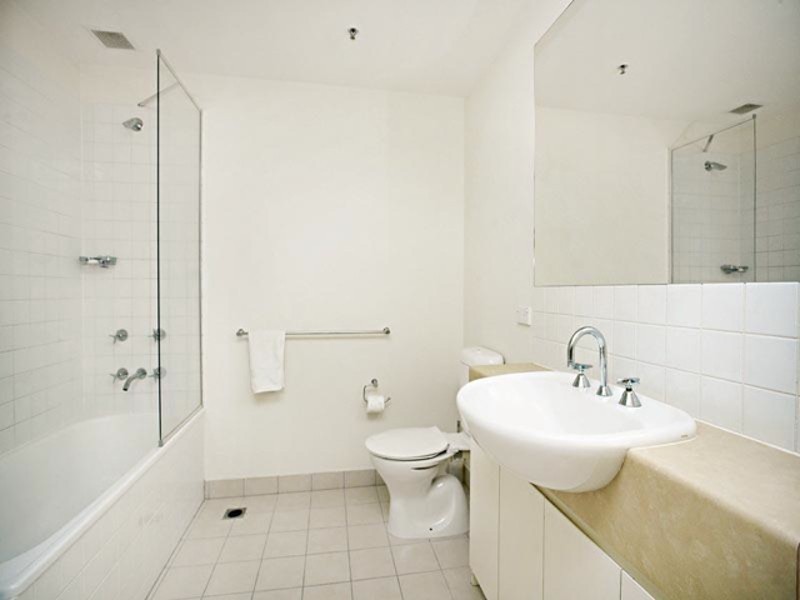 B303/70 Speakmen Street, Kensington VIC 3031